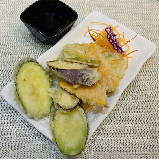 Vegetable Tempura Appetizer (8pcs) 蔬菜天妇罗前菜 (8块)